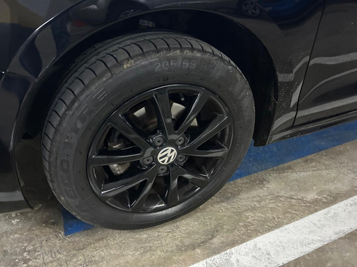 Volkswagen Jetta 2.0 Comfortline Flex 4p Automática