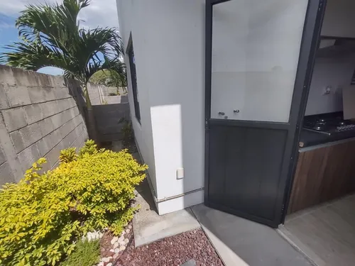 Casa En Venta En Veracruz Con Recamara En P. B. Fracc. Privado (modelo Ibiza).