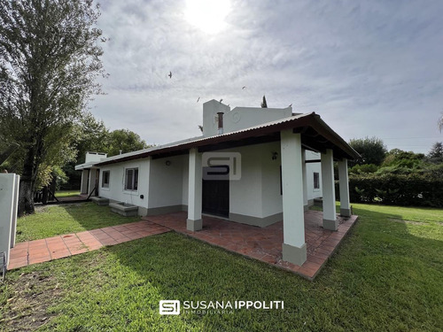 Casa En Venta De 3 Dormitorios Con Piscina Sobre Ruta 9 Roldan