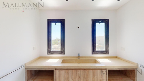 Excelente Casa A Estrenar A La Laguna En Pilara - La Calesa