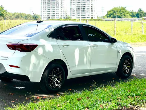 Chevrolet Onix 1.0T Premier Sedan At