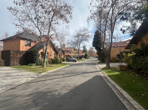 Casa En Venta De 7 Dorm. En Lo Barnechea