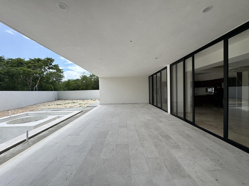 Casa En Venta Merida, Komchen En Privada, Entrega Inmediata.