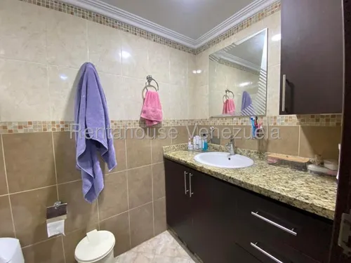 Moderno Apartamento En Venta, Urb. La Placera San Jacinto, Maracay, 25-18516 Mv