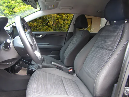 Kia Stonic 1.0 Zenith Hybrid MT