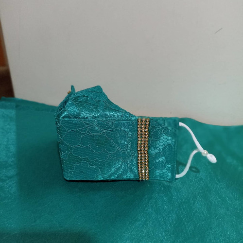 Imagem 2 de 2 de Máscaras Bordadas Tripla Camada