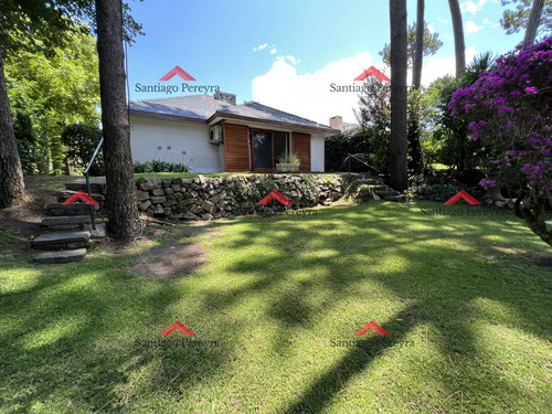 Imagen 25 de 29 de Muy Lindo Chalet Tradicional En Zona Lugano