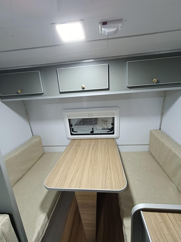 Trailer Home Para 4 Pessoas Modelo 320 C/ Cozinha E Banheiro