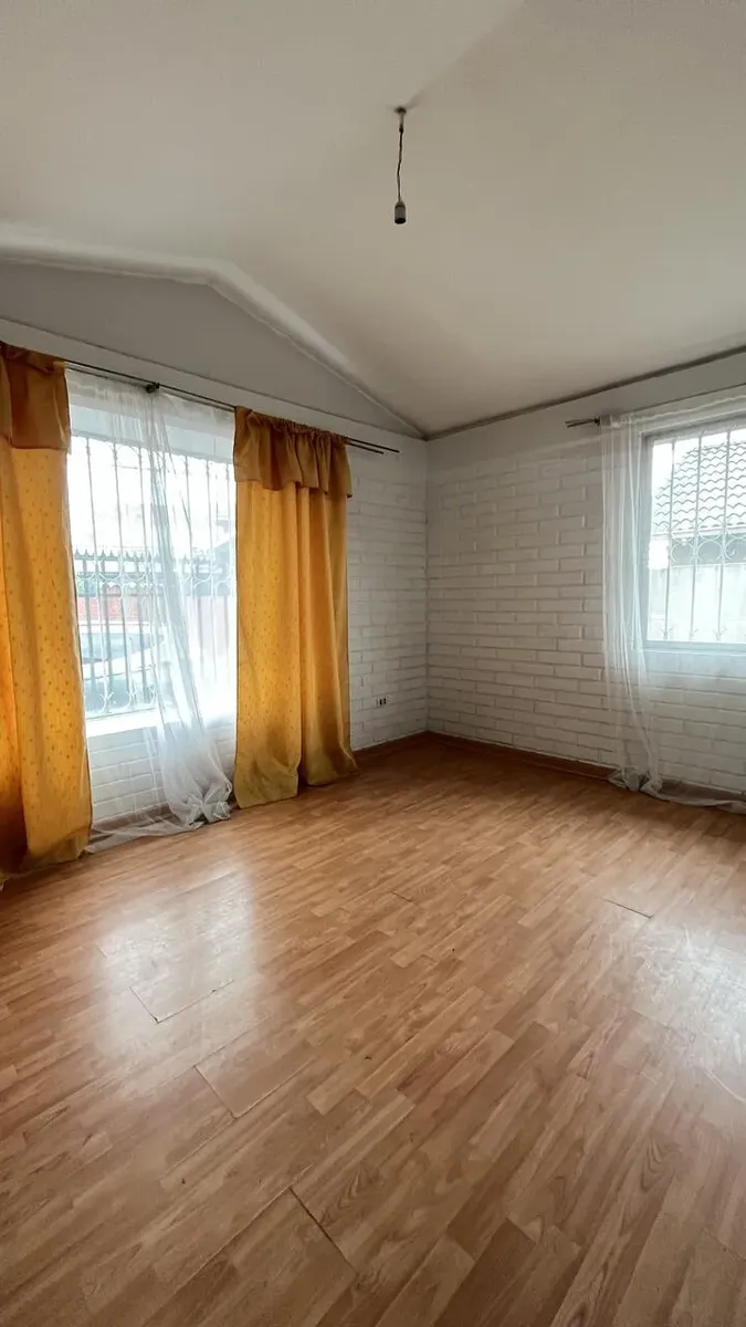 Imagen 1 de 30 de Arriendo Casa 4 Dormitorios 2 Baños