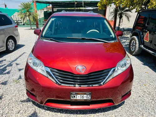 Toyota Sienna 3.5 Ce At
