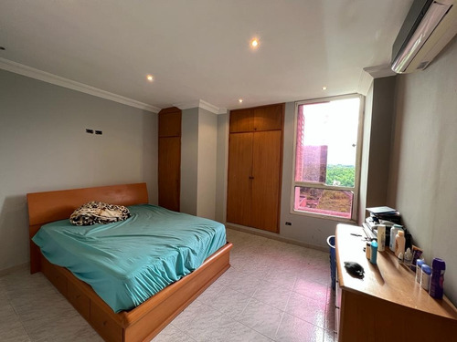 Apartamento En Res. Magnolia Plaza Cod. India-1620