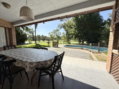 Impecable Casa Con Jardin, Parrilla Y Pileta En Venta - Vista Al Golf - Club Nautico Escobar