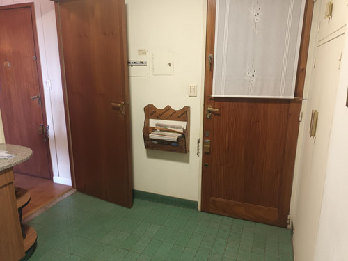 Departamento En Venta En Olivos, Semipiso 4 Ambientes Con Dependencias, 2 Cocheras Y Baulera.