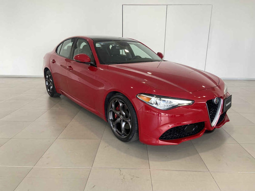Imagen 7 de 10 de Alfa Romeo Giulia 2018 4p Giulia Ti V6/2.0 Aut