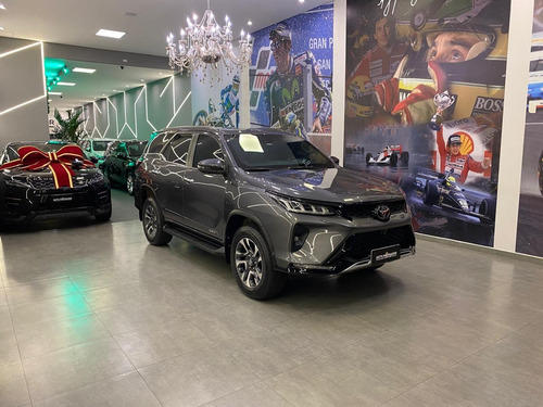 Toyota Hilux SW4 diamond
