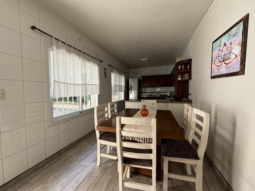 Venta Casa 5 Ambientes Con Cochera, Patio Y Terraza En Parque Chacabuco- Apta Credito