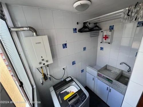 Apartamento En Modelia Occidental Rah Co: 25-143