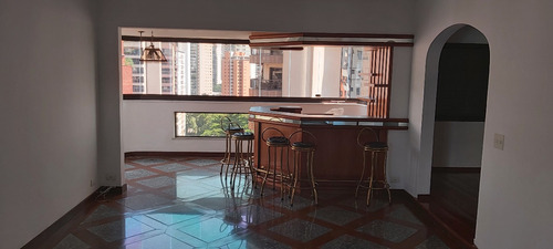 Oportunidade Para Moradia Em Local Nobre Em Moema!