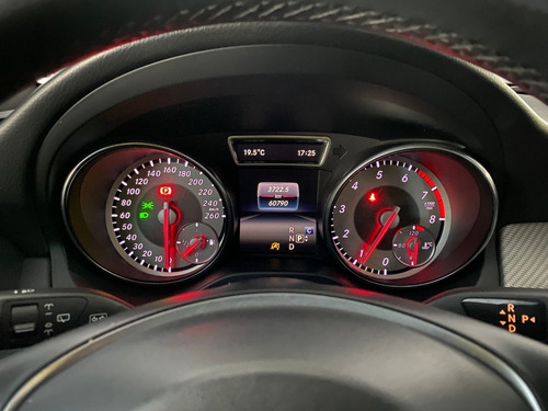 Imagen 14 de 17 de Mercedes Benz Clase Gla 200 Wag At 2017