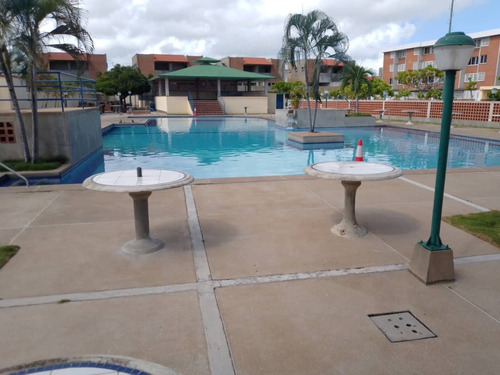 Venta Bello Apartamento Amoblado, Piso 3, Conjunto Resid. La Costanera, Higuerote