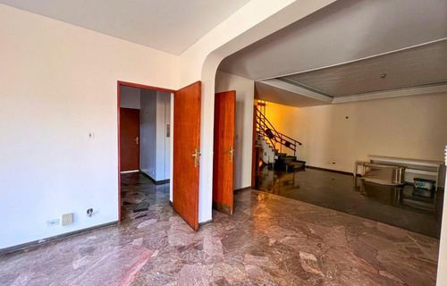 B° Bombal - Casa Multifuncional En Venta-4 Dormitorios-4 Baños - Ascensor- Piscina