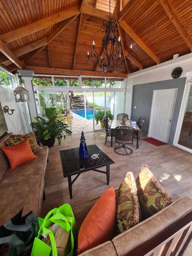 Imagen 15 de 30 de Casa De Oportunidad Con Piscina En Residencial Cerrado
