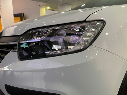 Imagen 10 de 16 de Renault Logan 1.6 Life Aa