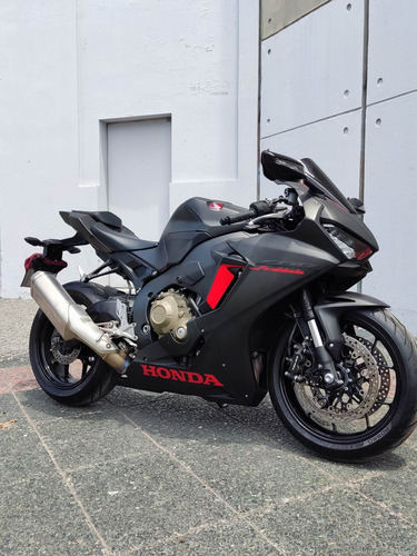 Imagen 1 de 21 de Honda Cbr 1000 Rr