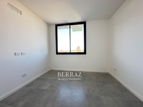 Casa Venta 5 Ambientes A La Laguna En Barrio San Matías Area 5 Escobar Lote De 974,75 M2