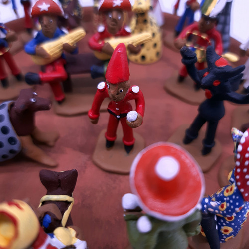Estátua Folia De Reis Miniatura - Escultura Cerâmica Caruaru