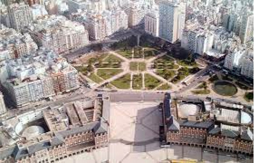 Local Comercial Sobre Avenida Colon. A Metros De La Plaza Colon