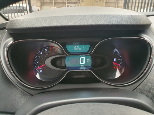 Imagem 15 de 15 de Renault Captur 2018 1.6 16v Zen Sce 5p