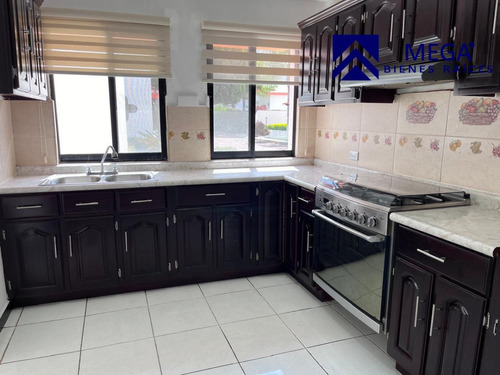 Casa En Venta En Fracc. Las Granjas Durango