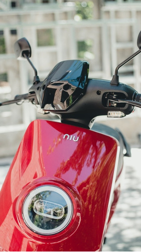 Imagen 2 de 15 de Moto Electrica Scooter Nuuv M+ Sport Bosch Litio Panasonic