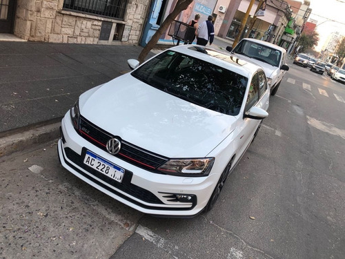 Imagen 1 de 12 de Volkswagen Vento Gli 2.0 Tsi 211cv App Connect + Nav