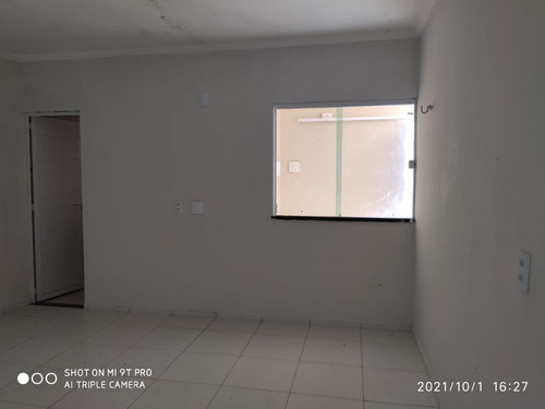 Imagem 6 de 15 de Casa Ampla Na Cidade De Crateús-ce (esquina) Com 136m2 De Área Construida E Com Estrutura Pronta Para Ampliacão