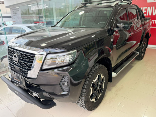 Nissan Frontier y NP 300 Frontier Pick-Up! 4 pts. Frontier Platinum LE, Doble Cab., 2.5TD, TA, a/ac., f. led, RA-18, 4x4