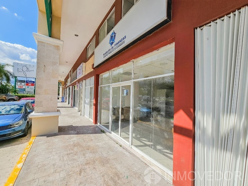 Local Comercial · 90m2 Planta Baja · Centro De Cancún · Plaz