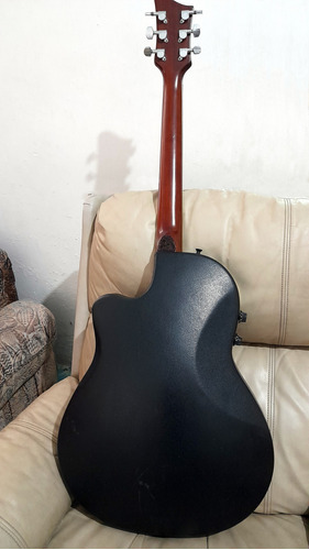 Guitarra Electroacústica Jay Turser Modelo Slim (usada)