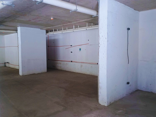 Local Comercial Amplio Con Terraza En Providencia, Placa Com