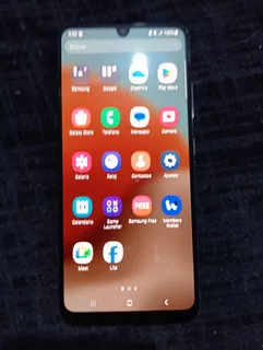 Celular Samsung Galaxy A32 4g Liberado Tiene Algunos Detalles De Estetica En La Carcaza Sobre Todo En Las Orillas Pero Funciona Al 100 % + 3 Regalos