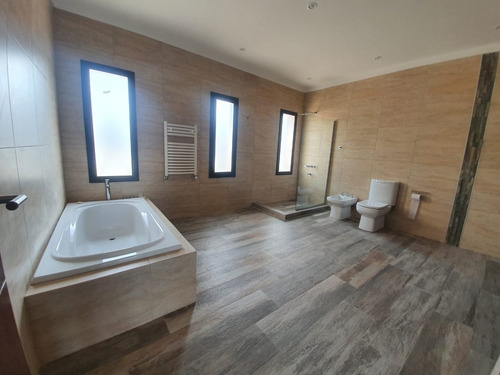 Imagen 8 de 22 de Casa En Venta En Fincas De San Vicente