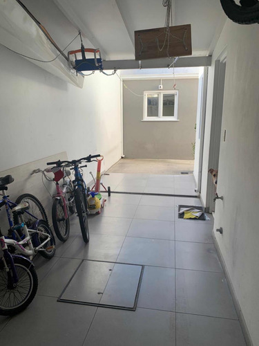 Casa Apta Oficinas, 5 Ambientes Mas Escritorio