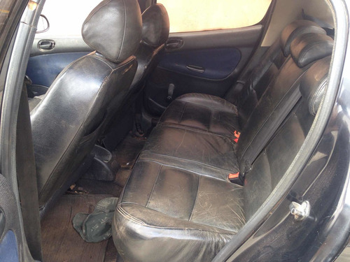 Imagem 4 de 15 de Peugeot 206 2002