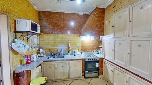 Imagen 29 de 30 de Casa En Los Hornos - Lote De 10 X 45 - 3 Dormitorios