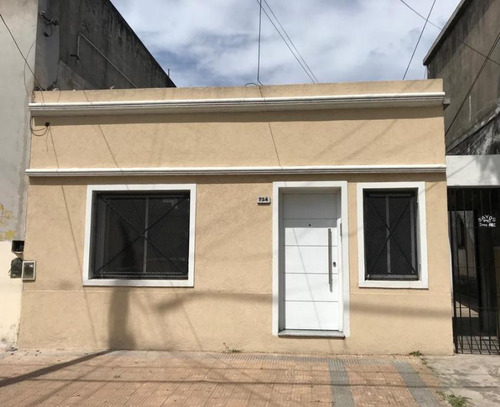 Departamento Tipo Casa En Venta En Lanus Oeste