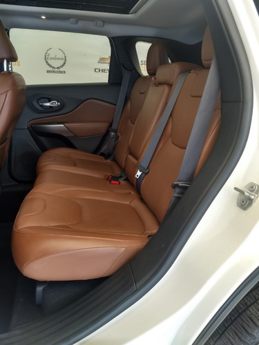 Imagen 9 de 15 de Jeep Cherokee Overland 2019