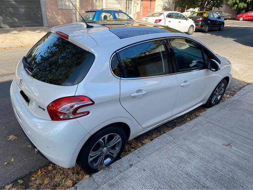 Peugeot 208 1.6 Feline 2013