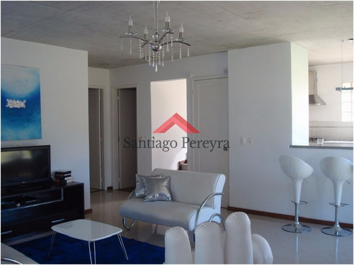 Casa De 4 Dormitorios En Alquiler Y Venta Cerca De La Playa En Rincón Del Indio, Punta Del Este.- Ref: 6056