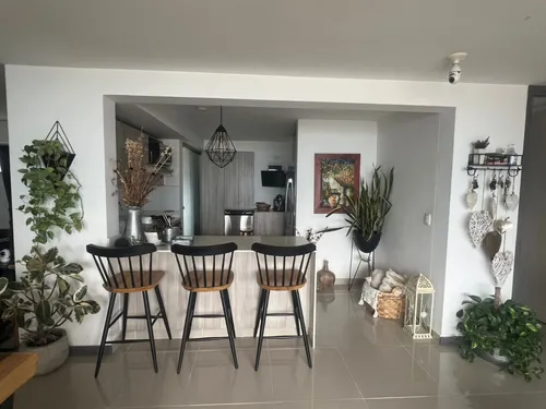 Se Vende Apartamento En Loma De Los Bernal Parte Baja